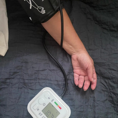 VitalPack™ Tensiómetro con voz y Oxímetro, Mide tu presión y oxígeno al instante🎁